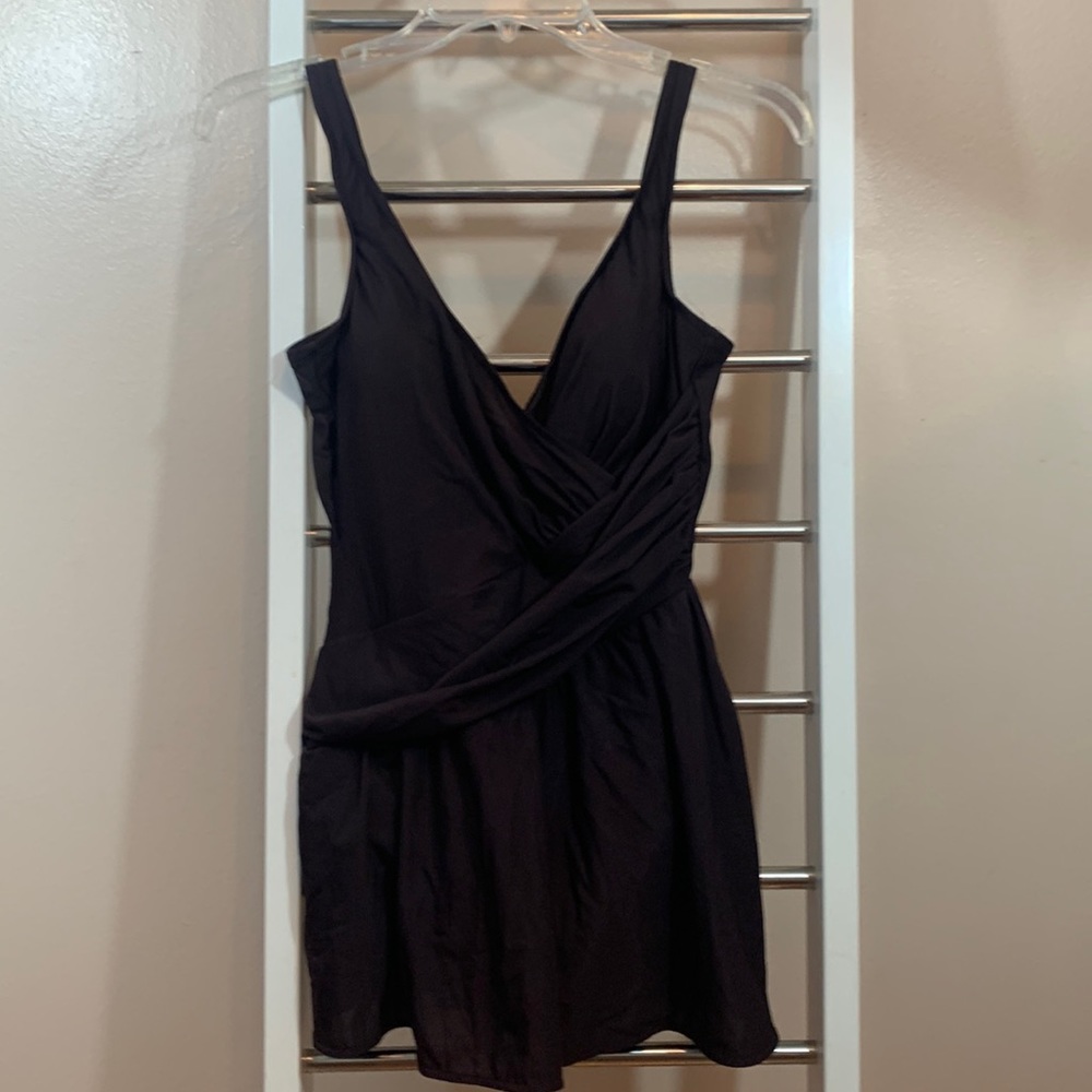 Miraclesuit Brown One Piece w/Skirt🥳🛍Host Pick🛍🥳